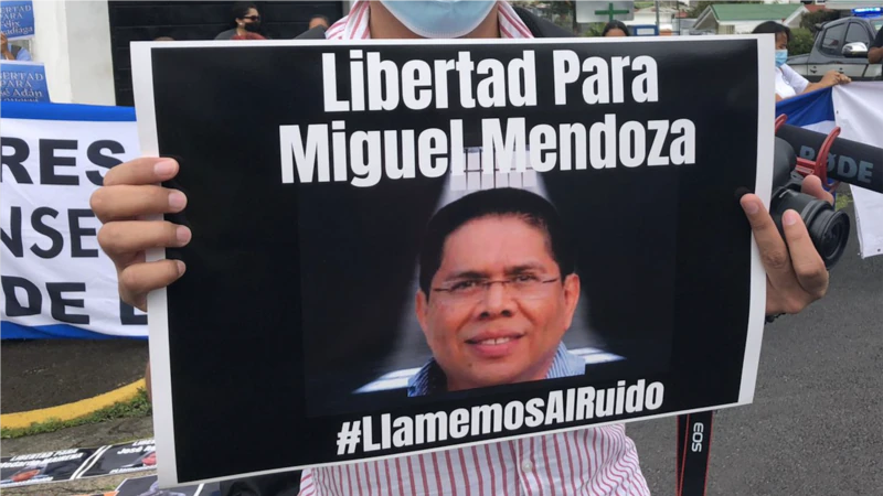 Un journaliste sportif nicaraguayen emprisonné se met en grève pour être autorisé à voir sa fille