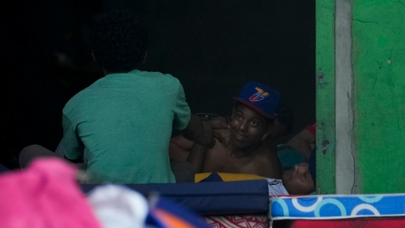 Des Vénézuéliens bloqués à l'aéroport de Guayaquil parce que la compagnie aérienne n'a pas l'autorisation de voler en Équateur