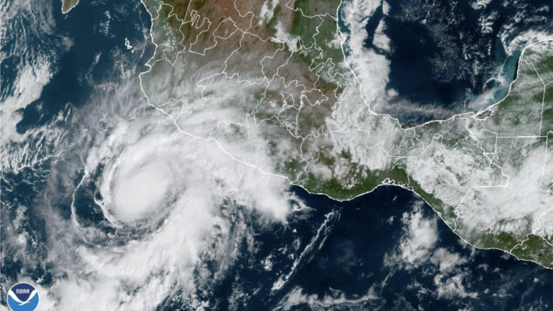 La tempête tropicale Roslyn prend de l'ampleur dans le Pacifique mexicain