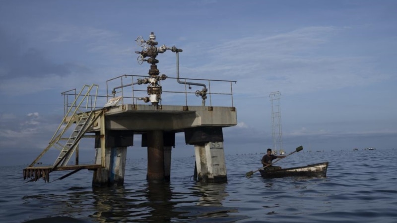 Le cash, clé pour les oligarques russes et vénézuéliens