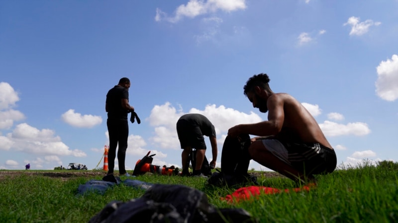 Les Vénézuéliens entrés irrégulièrement déplorent le nouveau programme de visa américain