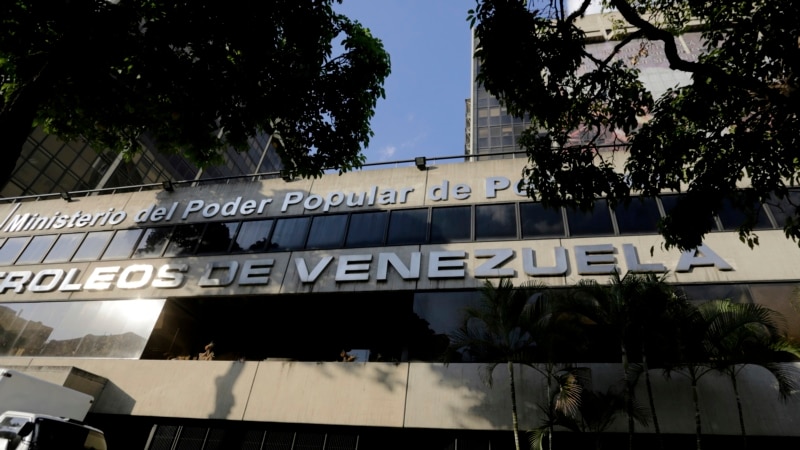 Les procureurs américains accusent cinq commerçants russes de PDVSA d'avoir échappé aux sanctions