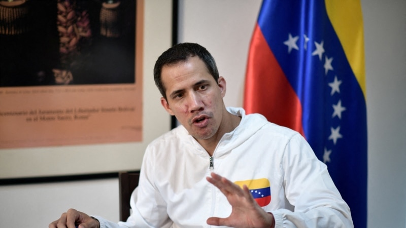 La majorité de l'opposition rejette le report "unilatéral" de la décision sur la fin de l'intérim de Guaidó