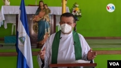 Le prêtre Uriel Vallejos, qui est le curé de l'église Divina Misericordia de Sébaco, a un mandat d'arrêt contre lui par la justice nicaraguayenne.  Photo Miguel Bravo, VOA