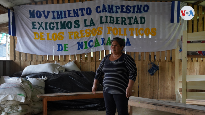 Un chef paysan nicaraguayen dirige un camp d'exil au Costa Rica