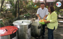 Dinorah Figuera a dû s'exiler en Espagne, où elle travaille dans les soins aux personnes âgées et collabore avec des migrants vénézuéliens en exil, selon une biographie partagée par son bureau.