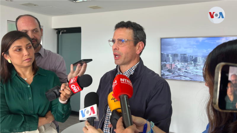 Capriles soutient les primaires de l'opposition vénézuélienne, en réponse à l'opposant Leopoldo López