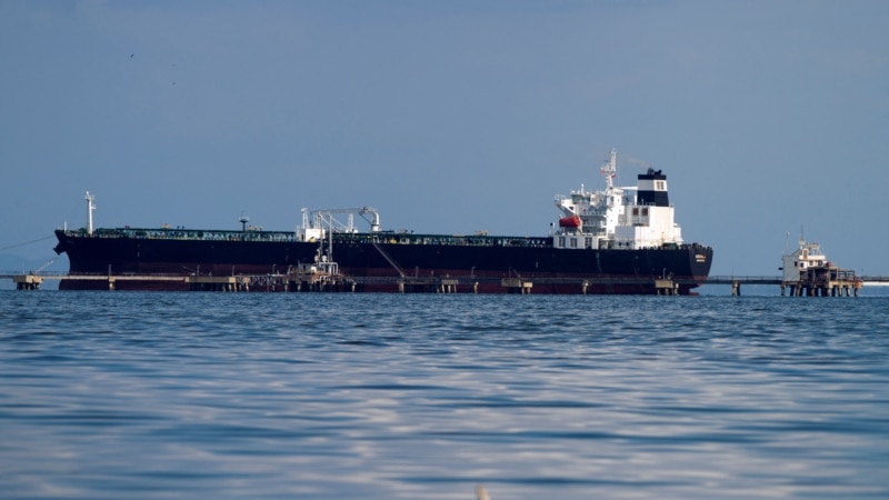 La première expédition de Chevron de brut vénézuélien navigue vers les États-Unis après la licence