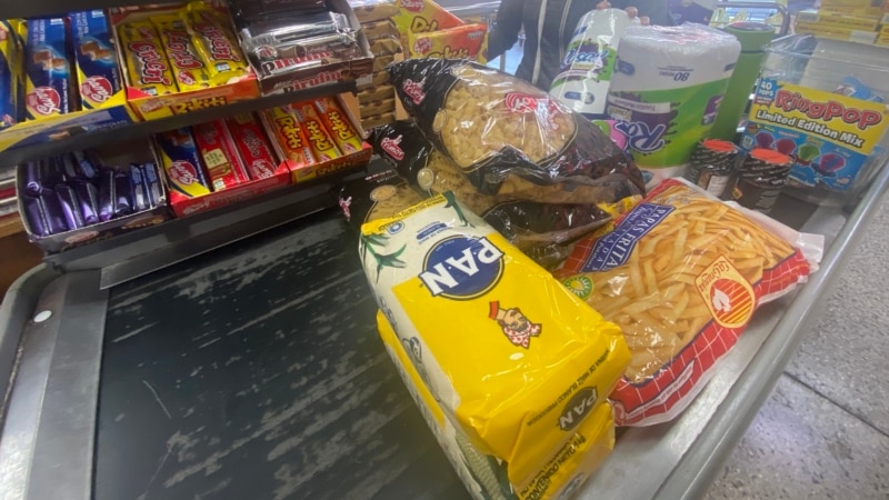 Quelle quantité de nourriture un enseignant au Venezuela peut-il acheter avec le dernier bonus Maduro ?