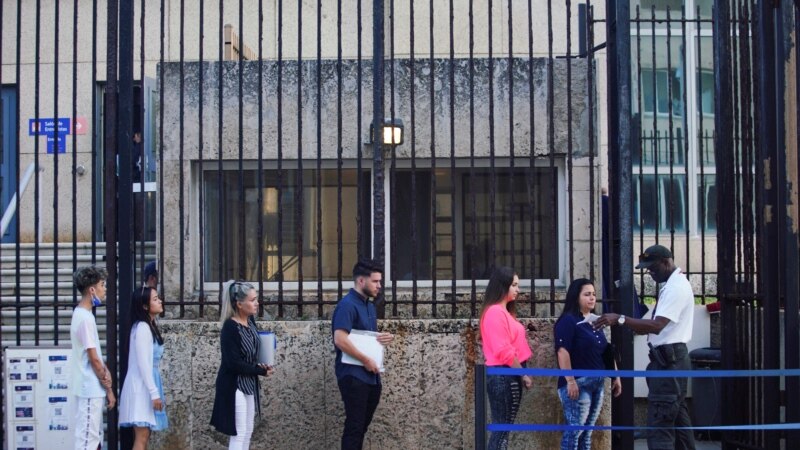 La nécessité d'un parrain pour accéder à la libération conditionnelle humanitaire fait ressortir les arnaques