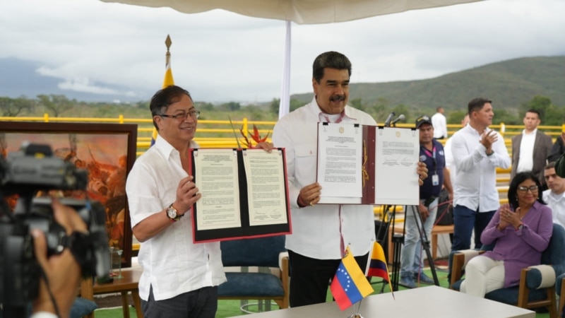 Petro et Maduro signent un accord pour renforcer leurs relations commerciales