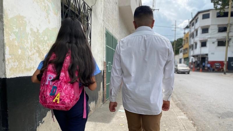 La non-scolarisation au Venezuela s'aggrave en raison des défaillances des services publics et des problèmes économiques