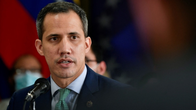 Guaidó arrive en Colombie et espère rencontrer des délégations lors d'un sommet convoqué par Petro