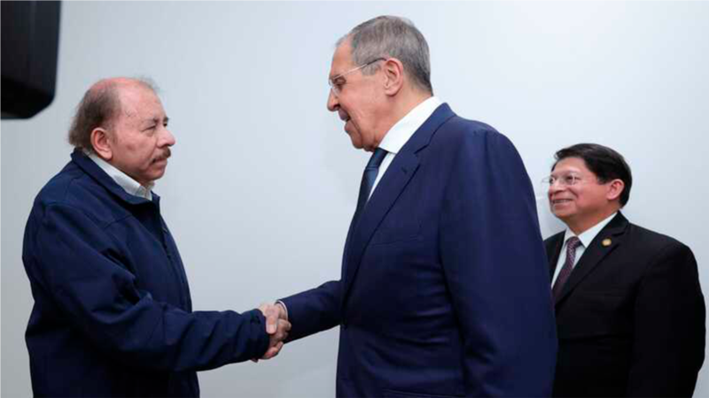 Ortega minimise les sanctions américaines lors de la visite du ministre russe des Affaires étrangères : "Elles ne nous font pas peur"