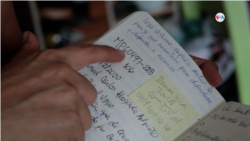 Ketsy Medina écrit dans un journal les voyages qu'elle entreprend pour demander justice pour sa mère.