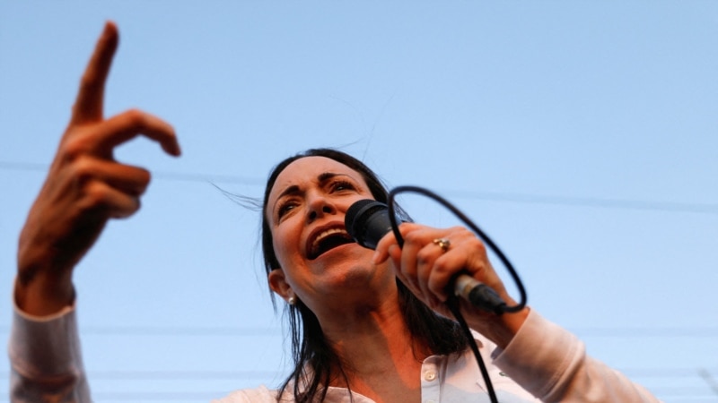 María Corina Machado, Capriles et une douzaine de politiciens participeront aux primaires de l'opposition au Venezuela