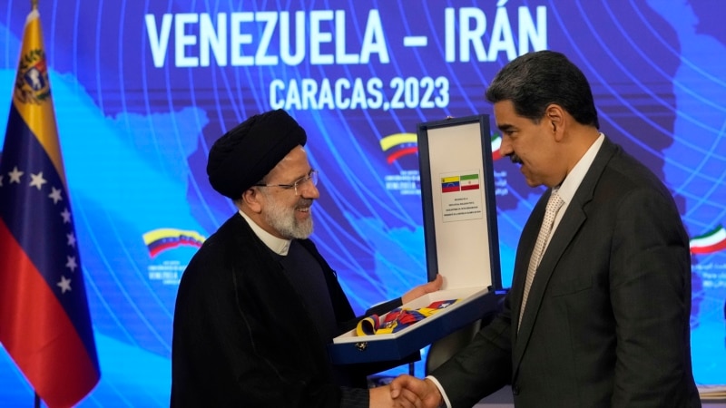 la visite du président iranien à Maduro fait partie d'une "attaque"