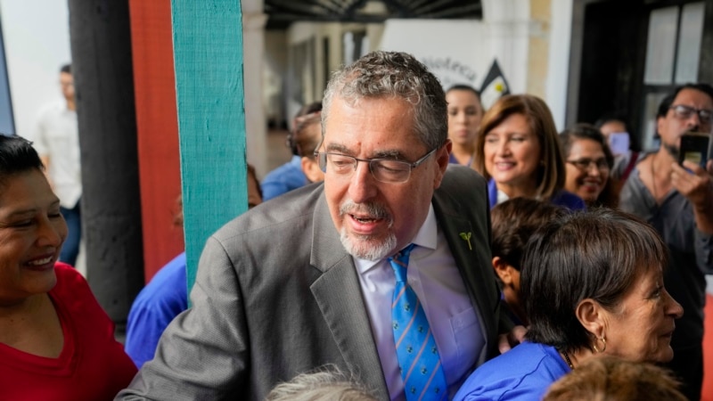 Le candidat à la présidentielle Arévalo dénonce des "persécutions" devant l'OEA