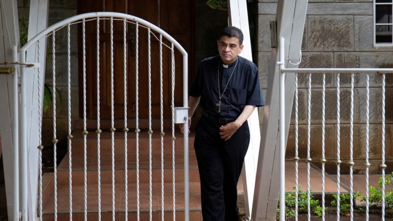 L'évêque catholique nicaraguayen retourne en prison après l'échec des négociations