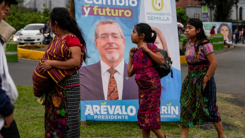 Candidats dans la dernière ligne droite du second tour de l'élection présidentielle au Guatemala