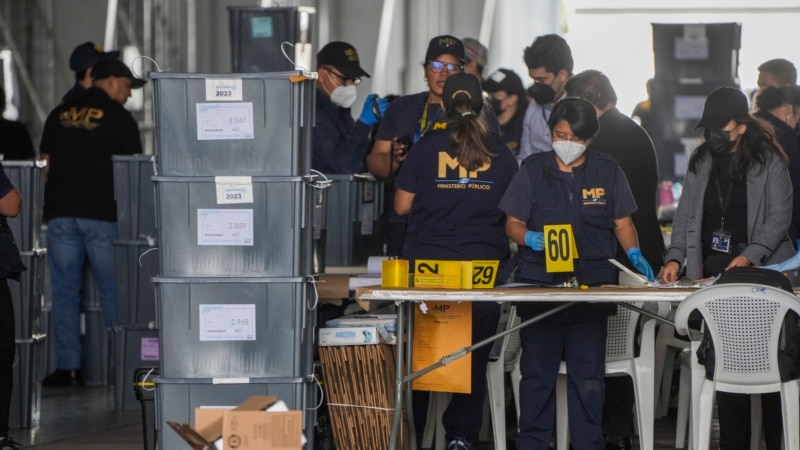 Le Bureau du Procureur accède aux urnes électorales lors d'une descente au Tribunal Suprême Electoral