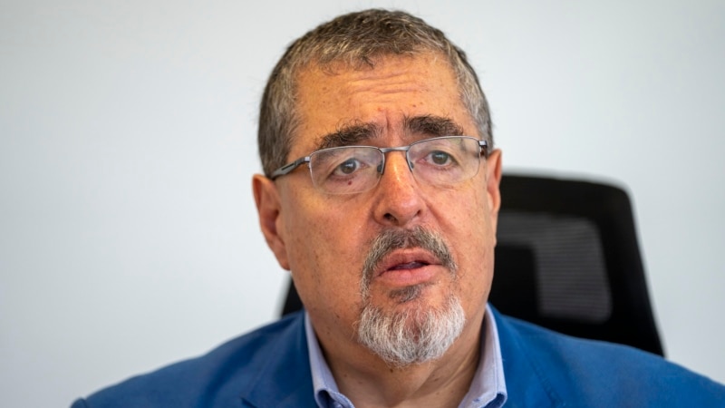 président élu Bernardo Arévalo à VOA