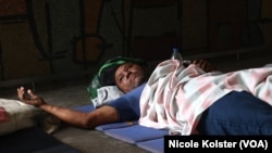 Un groupe de retraités de l’industrie pétrolière vénézuélienne réclame le paiement de leurs économies résultant de plusieurs décennies de travail.