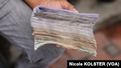 Les efforts du gouvernement de Nicolas Maduro pour éviter le multidevises, après avoir favorisé un processus de flexibilité, ont été insuffisants.