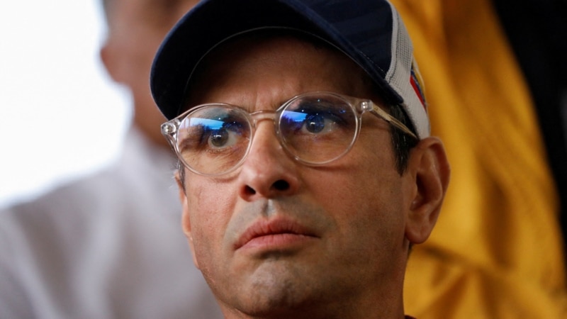 Capriles démissionne, Caracas défend la Palestine, etc.