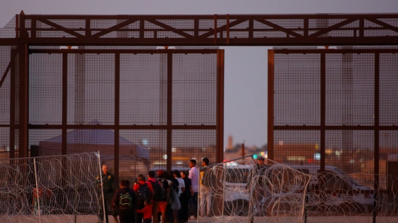 Les premiers Vénézuéliens accueillis dans un centre pour migrants en Colombie arrivent aux États-Unis