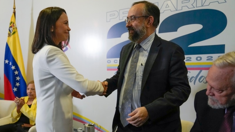Machado remporte la primaire ;  le dollar atteindra Bs. 59 ;  ils éliminent les "pranates", et plus encore