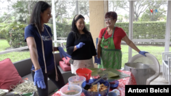 Cette famille vénézuélienne prévoit de préparer entre 90 et 120 hallacas à manger entre Noël et le Nouvel An.