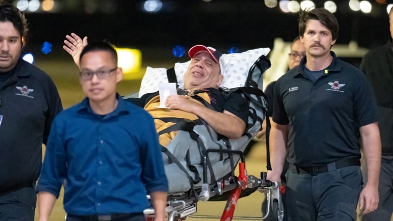 Les Américains libérés arrivent au Texas ;  Saab à la table de dialogue, et plus encore