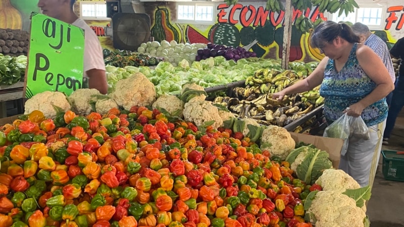 L'inflation au Venezuela s'améliore, mais reste parmi les plus élevées au monde