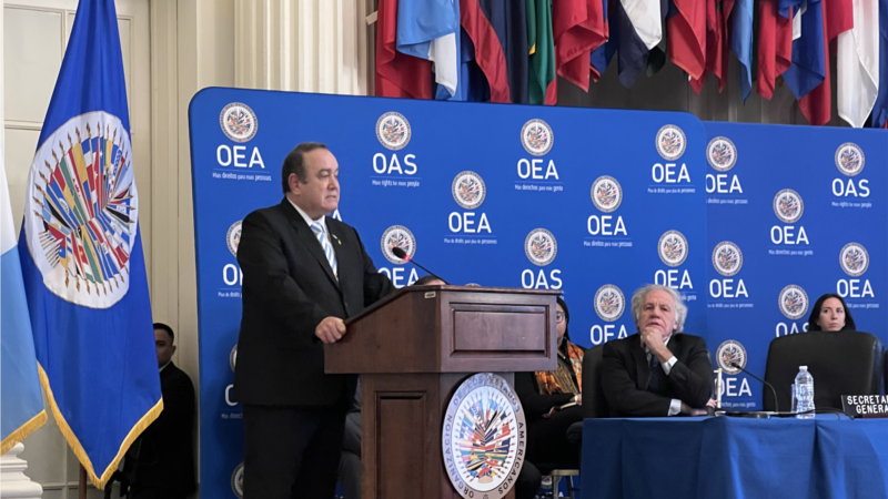Giammattei condamne « l’ingérence étrangère » dans son dernier discours en tant que président du Guatemala devant l’OEA
