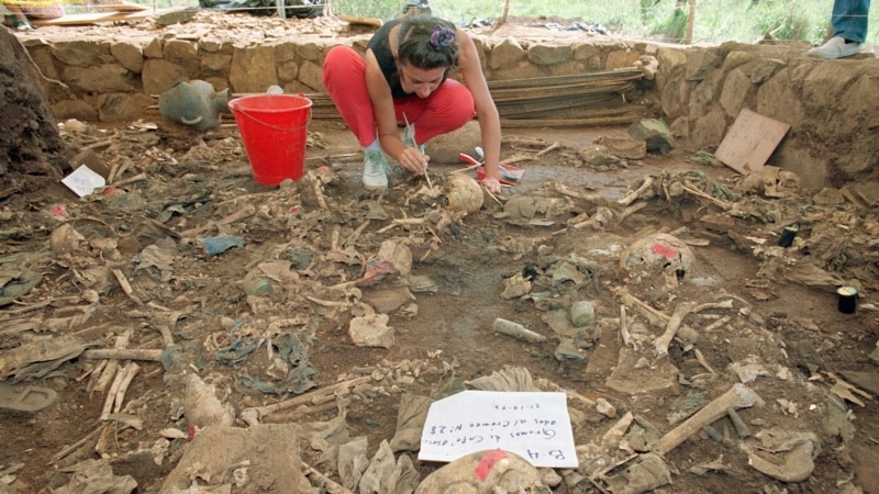 Le gouvernement du Salvador démolit le monument à la Réconciliation