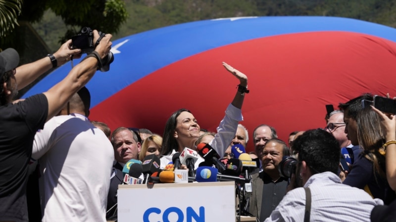 l'opposition n'envisage pas de remplacer María Corina Machado