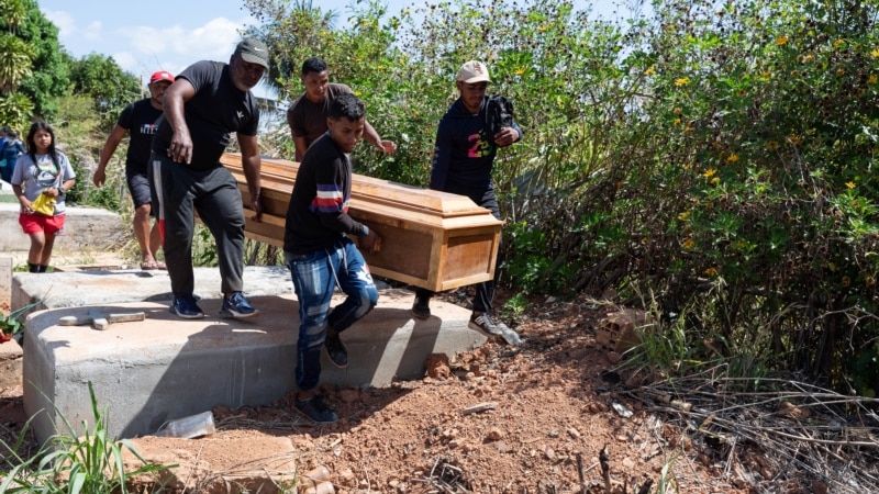 16 morts dans l'effondrement d'une mine.  Des doutes sur l'enlèvement d'un ancien militaire.  Et de plus