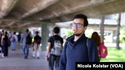 "Dès le début, nous avons dû vivre une crise" : Alfonso López avait quatre ans lorsque Hugo Chávez a prêté serment comme président du Venezuela en 1999