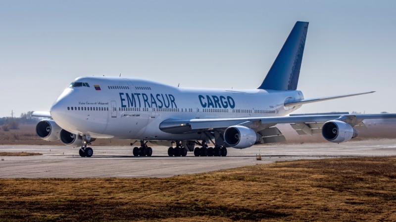 Ils demandent la libération de Rocío San Miguel.  L'avion retenu en Argentine s'est envolé vers les États-Unis.  Et de plus
