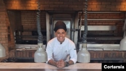 En tant que gagnant de Pasaplatos, Carreño a obtenu le droit de devenir le chef cuisinier du restaurant de télé-réalité.