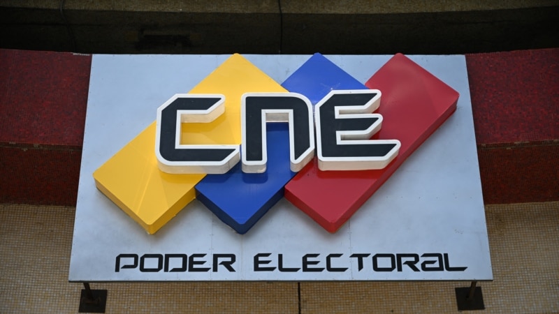 Le CNE invite des observateurs internationaux.  Et de plus