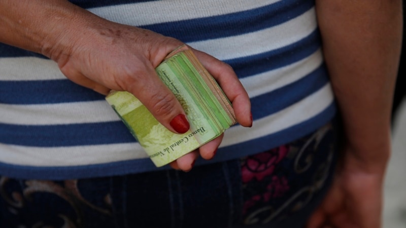 L'inflation en mars était de 1,2%.  Ils transfèrent les prisonniers politiques vers une prison commune.