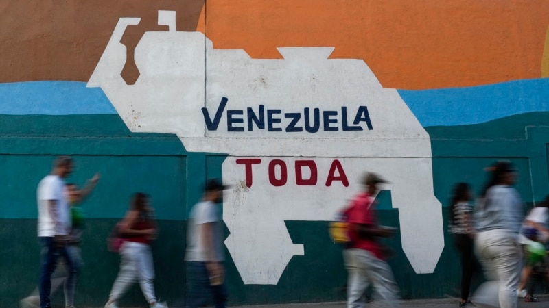 Le Venezuela présente un document qui expose son droit souverain sur l'Essequibo ;  ne reconnaît pas la compétence de la CIJ