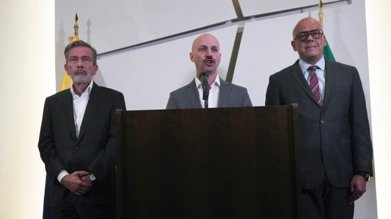 Le ministre norvégien des Affaires étrangères visite Caracas.  Corpoelec facture l'électricité.  Et de plus