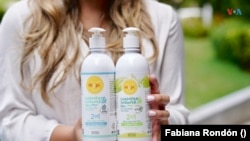 Hippi propose actuellement deux shampoings 2 en 1 en deux versions : Thé Vert et Sans Parfum.