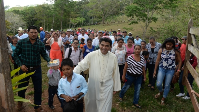 L'évêque nicaraguayen Rolando Álvarez est récompensé à Washington