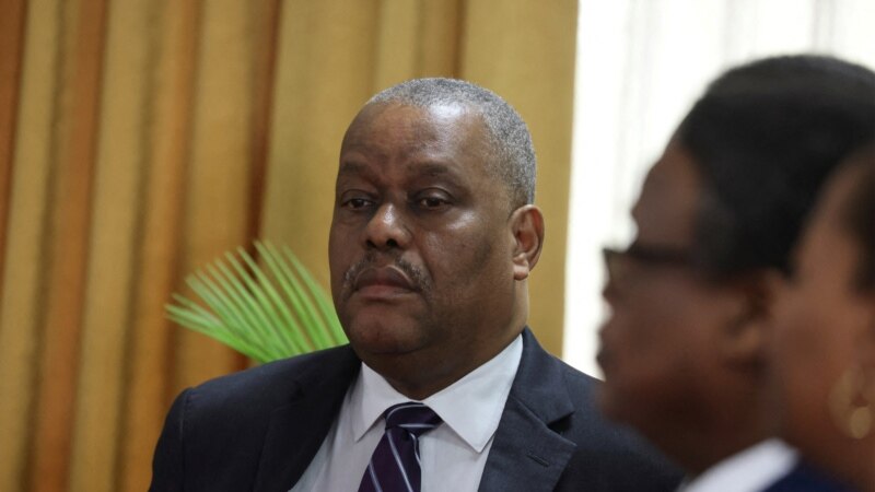 Le nouveau Premier ministre d'Haïti quitte l'hôpital après avoir passé la nuit à l'hôpital