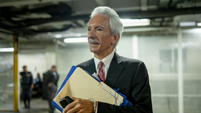 Un tribunal guatémaltèque révoque l'assignation à résidence accordée au célèbre journaliste José Rubén Zamora