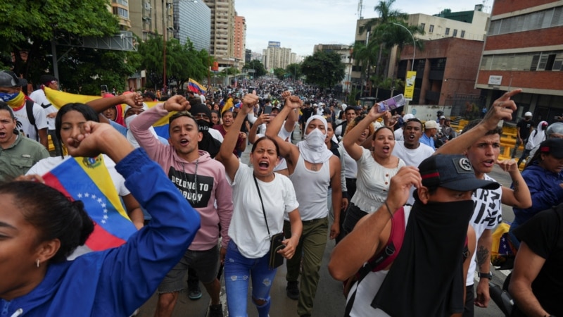 Des milliers de personnes manifestent à Caracas contre la réélection de Maduro